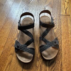 Taos sandals